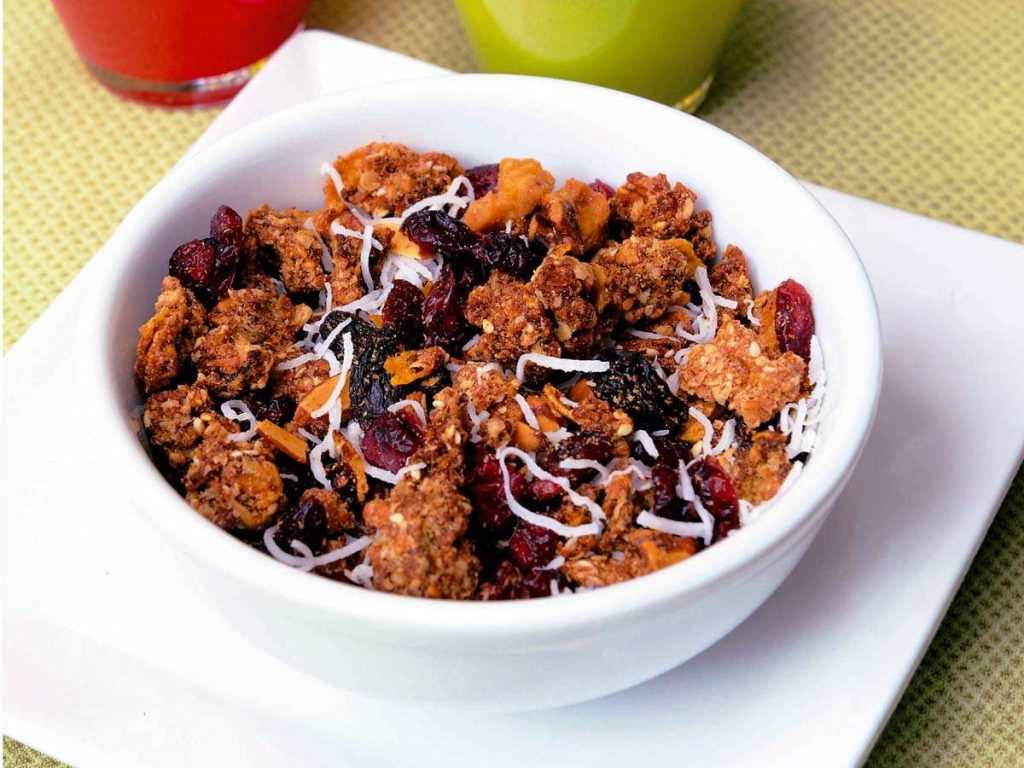 Granola de coco y arándanos.