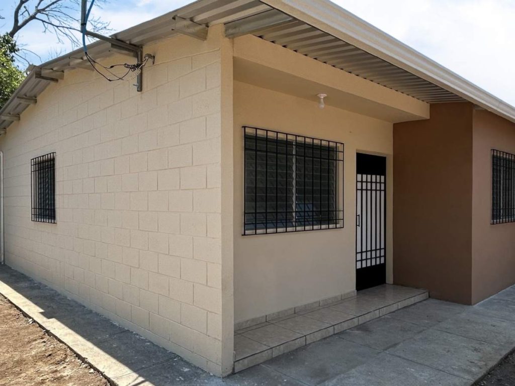 Hábitat para la Humanidad El Salvador ofrece modelos de vivienda desde $9,500 para familias que ya cuentan con terreno propio. Foto / Cortesía.