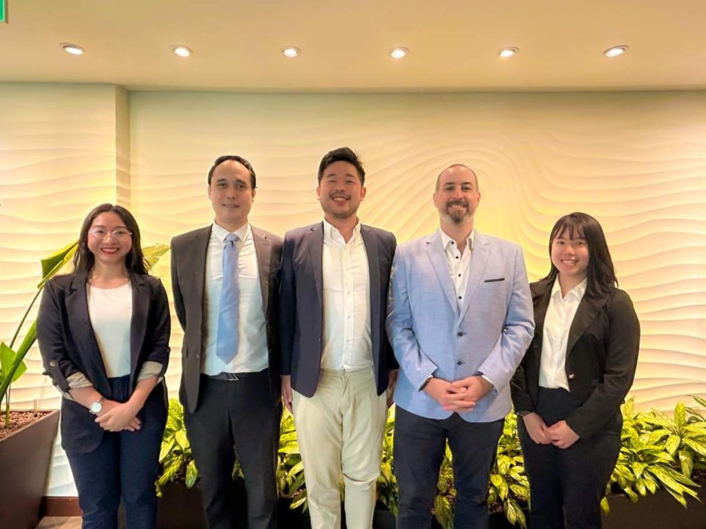 Representantes de El Salvador presentaron en Singapur oportunidades de inversión turística y sostenible. / Cortesía Cancillería