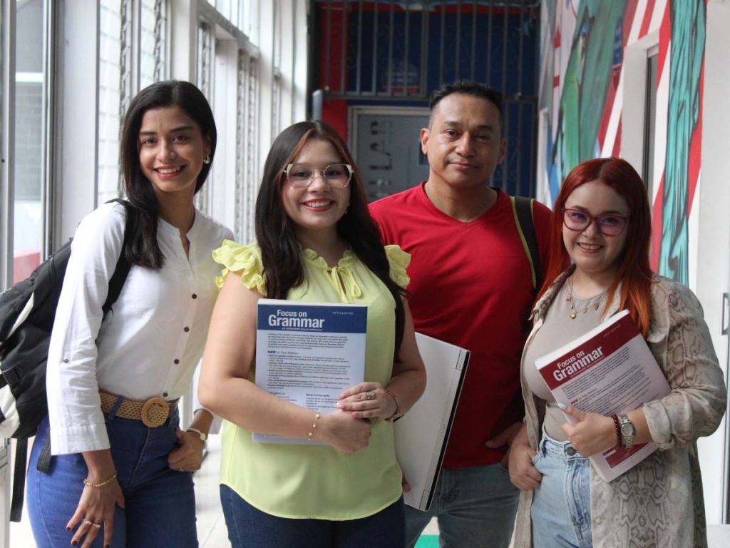 El Técnico en Inglés con énfasis en Gestión Turística prepara profesionales para responder al crecimiento del turismo en El Salvador.