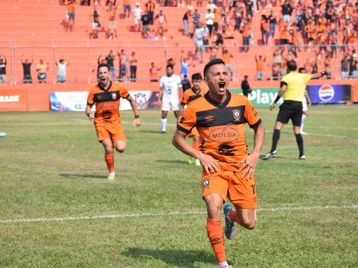 Joel Turcios celebra su gol ante el Alianza. Foto Primera División