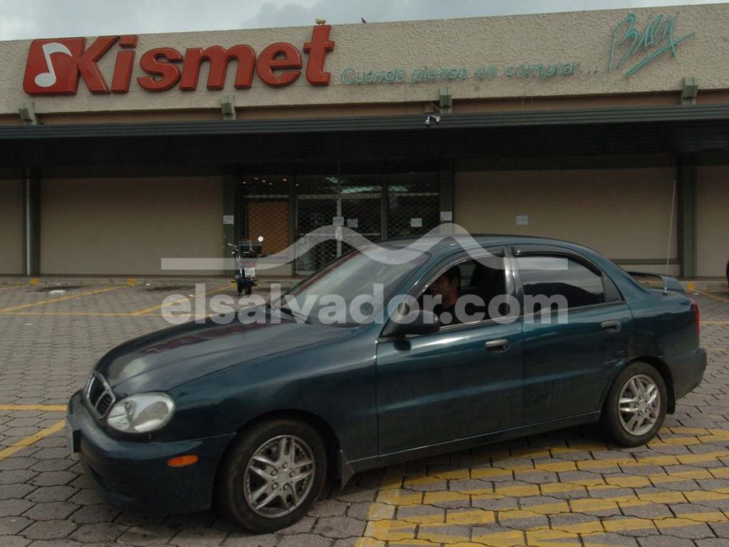 Kismet fue durante décadas una parada obligatoria para quienes buscaban moda, música y artículos para el hogar en San Salvador.