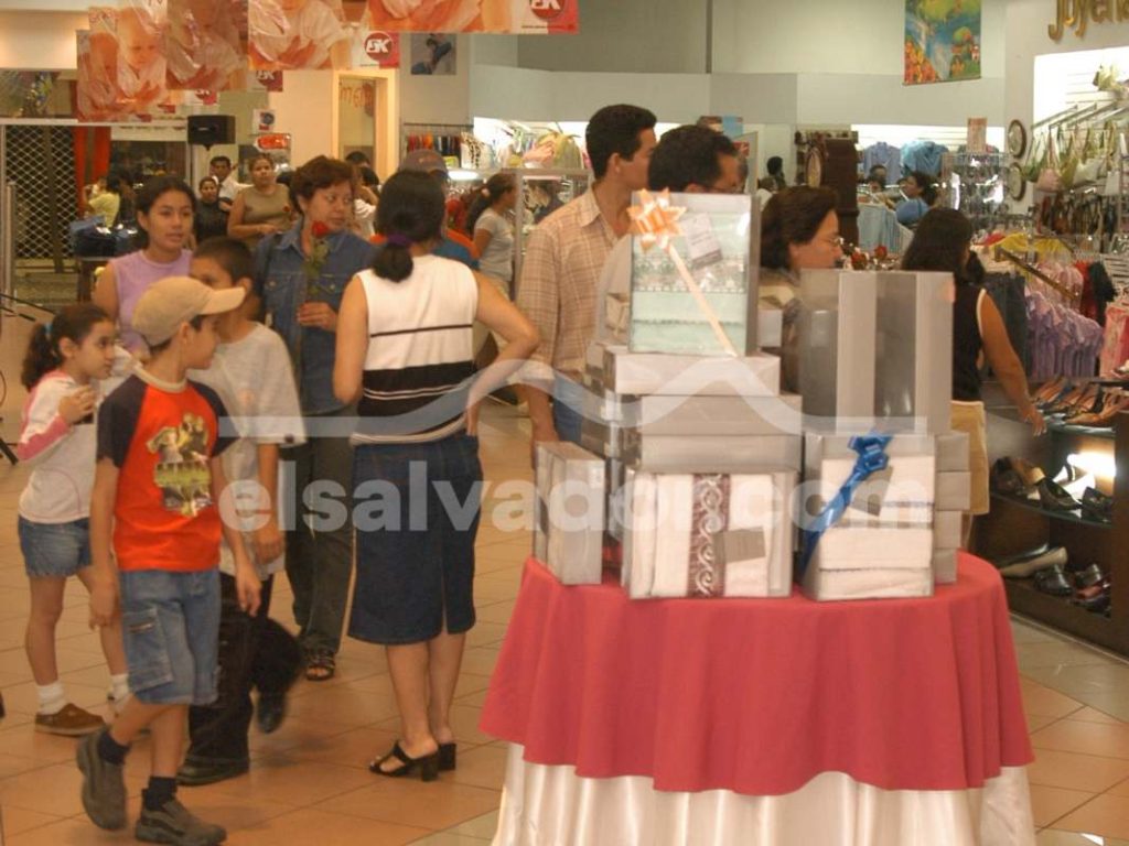 Durante más de cinco décadas, Kismet fue referencia obligada del comercio capitalino y las compras familiares.