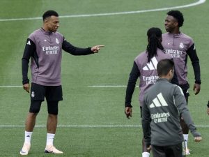 Kylian Mbappé queda fuera de la convocatoria al Clásico. Foto AFP