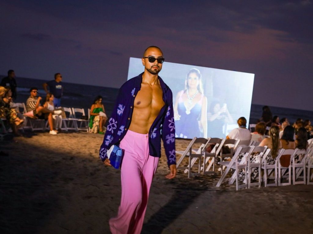 Moda de playa con actitud contemporánea: prendas ligeras, tonos vibrantes y accesorios que proyectan frescura salvadoreña.