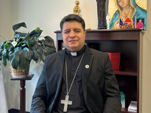 monseñor-evelio-menjivar02