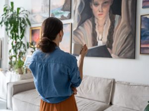 mujer-sala