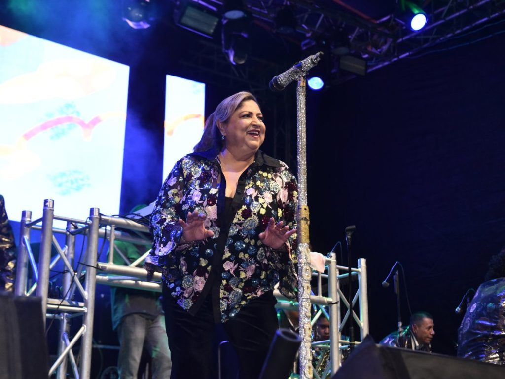 Nory Flores lideró las celebraciones de la agrupación tras su regreso de Canadá, luego de una exitosa gira marcada por el entusiasmo de la diáspora salvadoreña. Fotografía/ Miguel Lemus