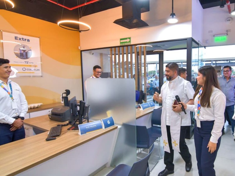 La nueva agencia de Banco CUSCATLAN representó una inversión superior a $500,000 en Surf City.