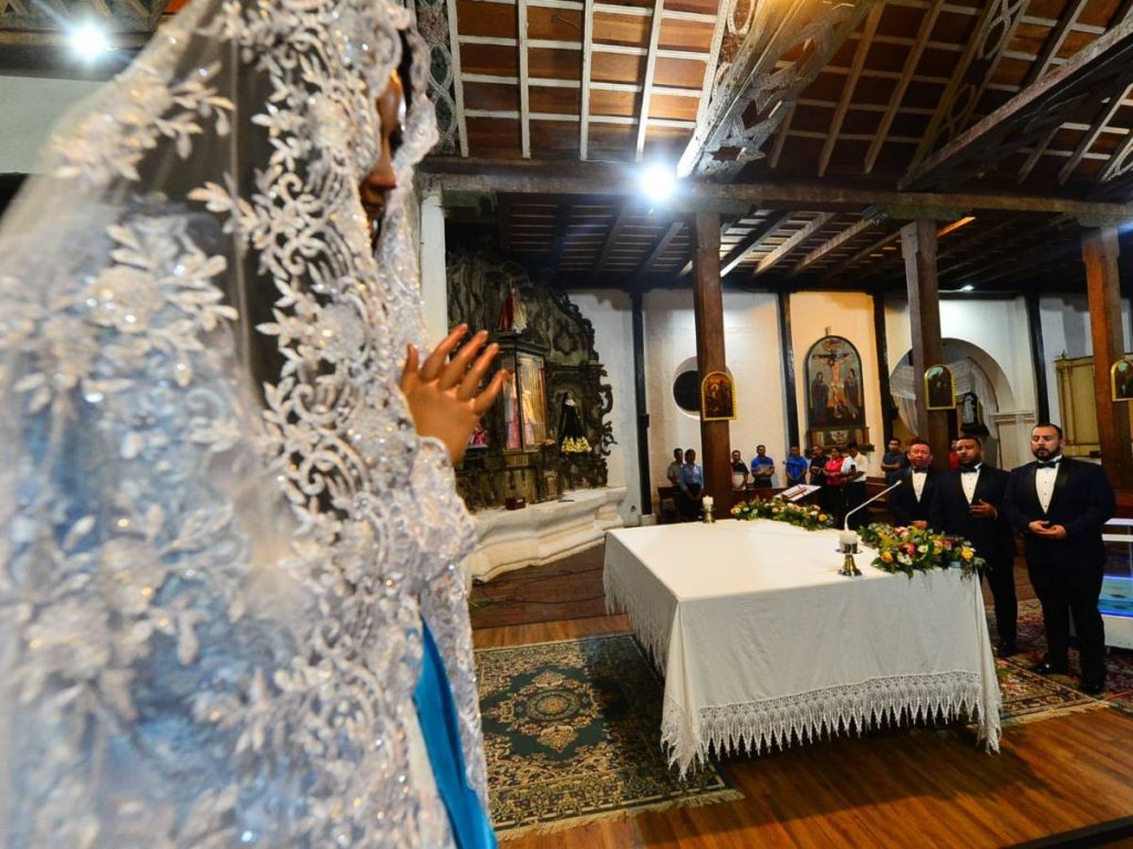 La parroquia Santa Cruz de Roma fue el escenario para el lanzamiento del nuevo tema de OPUS 503 en Panchimalco. Fotografía/ Lissette Monterrosa