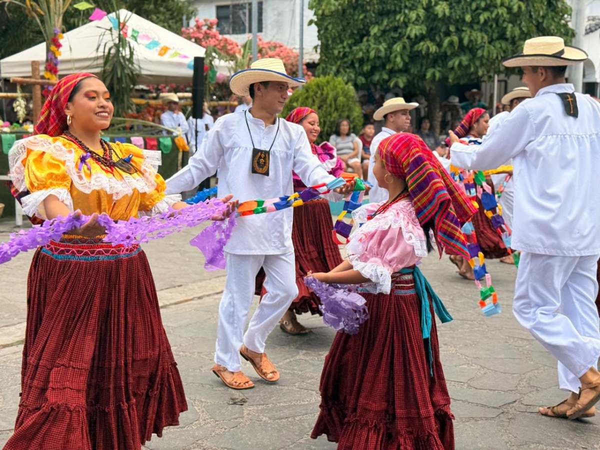panchimalco-festival-flores-palmas (15)