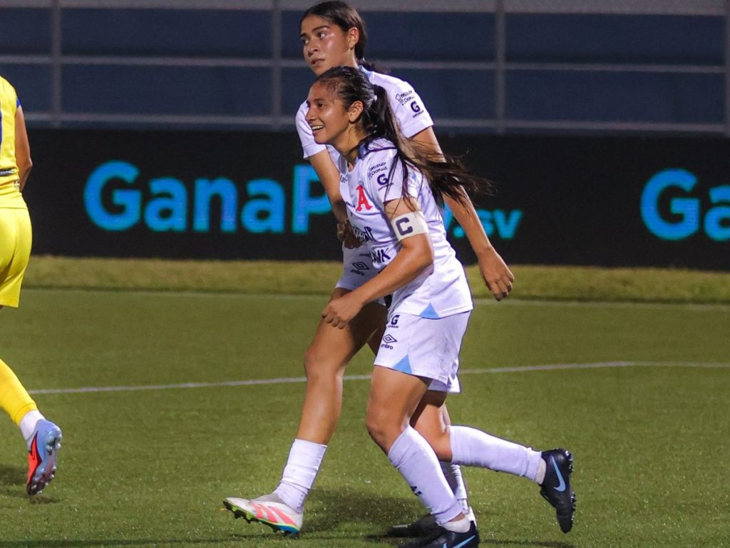 Paola Calderón celebra su gol ante Limeño. Foto Cortesía Alianza Women