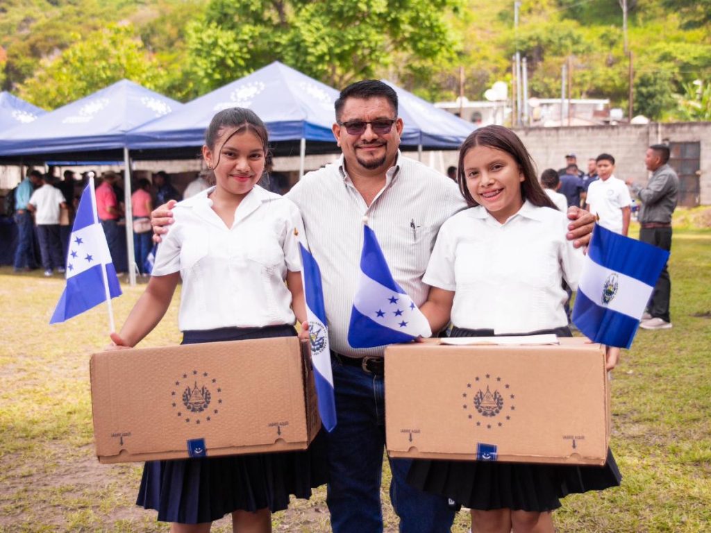 Decenas de buses ingresaron desde Honduras por el puente La Integración para participar en la jornada. Foto: cortesía.