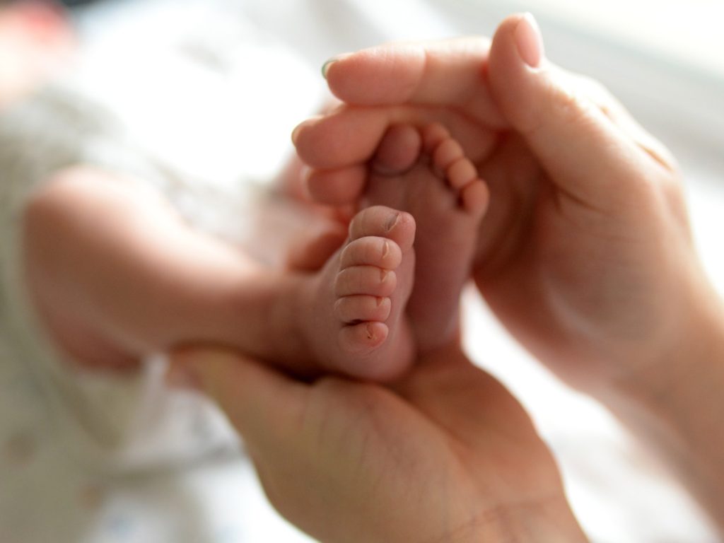 La maternidad también se aprende en silencio, entre abrazos, dudas y la necesidad de cuidarte mientras cuidás a alguien más.