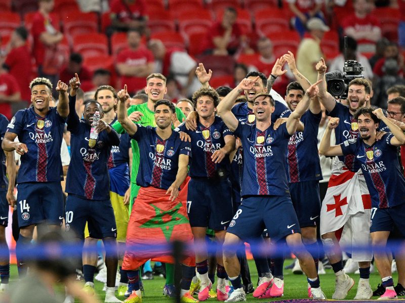 PSG celebra el título de la Champions League tras vencer al Arsenal en una final definida por penales.