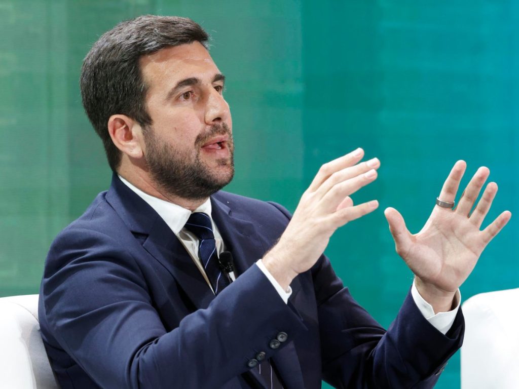 Enrique Riquelme, se podría postular para presidencia del Real Madrid. Foto EFE