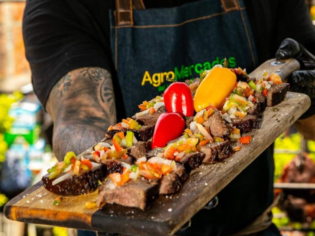 La degustación es parte clave de la Ruta del Asado, donde los consumidores prueban antes de comprar. Foto: cortesía MAG.