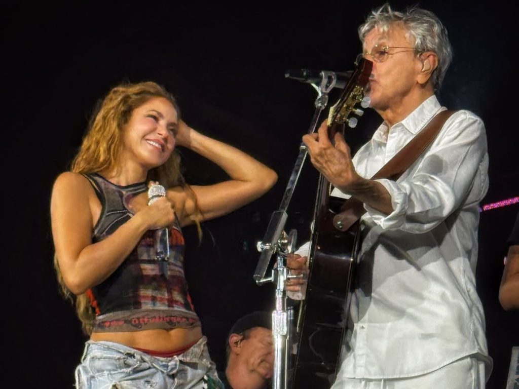Referente de la música brasileña y figura clave del movimiento Tropicália, Caetano Veloso se suma como invitado especial al concierto de Shakira en Copacabana. Fotografía/ Instagram