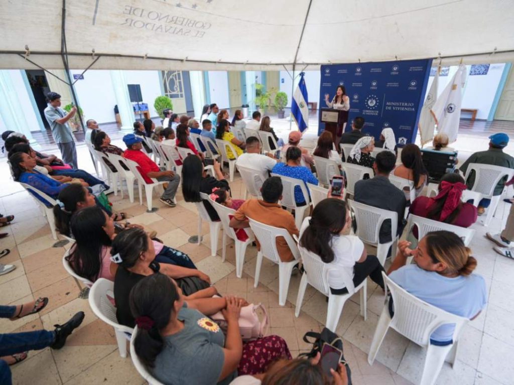 178 habitantes de Nueva Sacazil obtuvieron seguridad jurídica sobre sus viviendas.