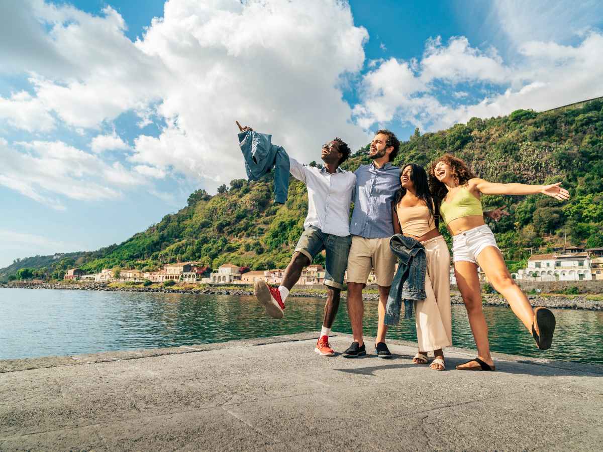 El social travelling combina libertad, aventura y conexión con personas que llegan solas, pero terminan compartiendo una misma historia.