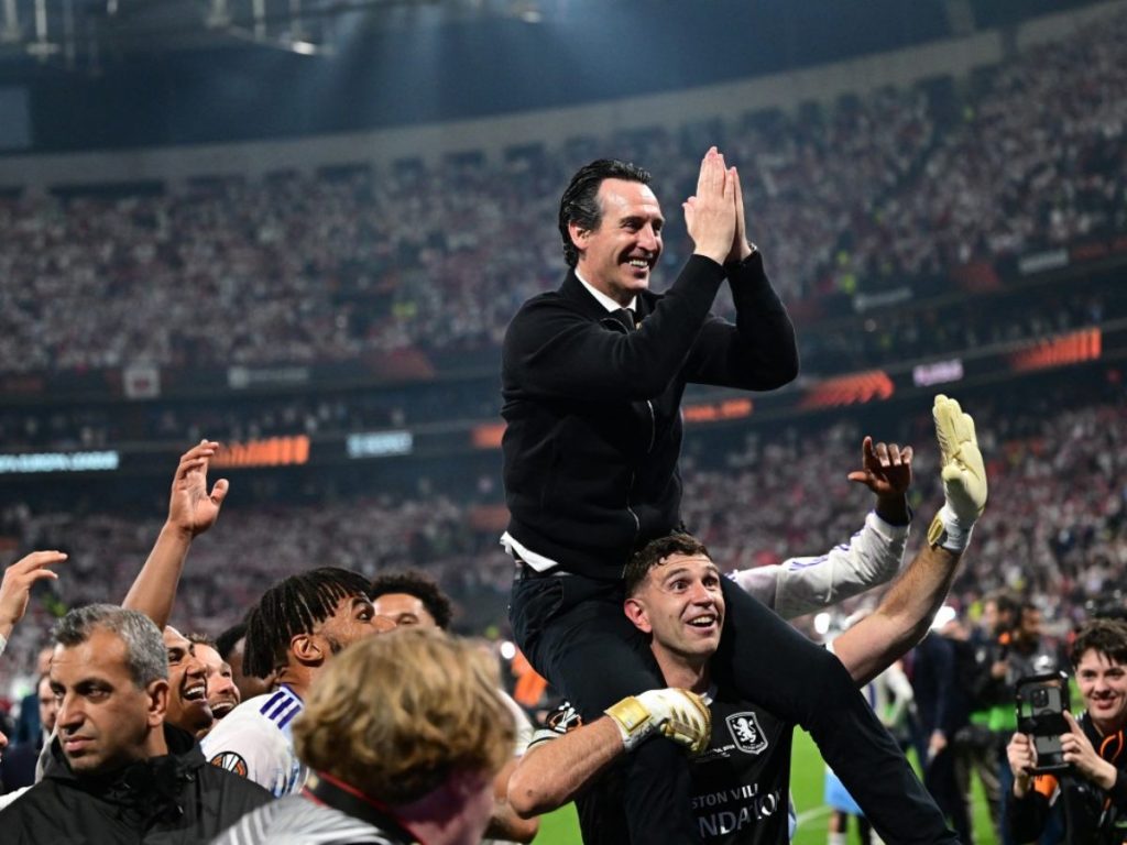 Unai Emery celebra su quinta Europa League. Foto AFP