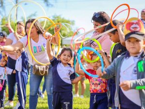 Familias salvadoreñas disfrutarán de espacios seguros, juegos y actividades recreativas durante los 45 Festivales del Juego en todo el país.