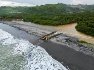 Bocanas-playa-excavadora
