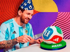 El capitán argentino celebra una nueva vuelta al sol en plena Copa del Mundo, con una marca que agranda su recorrido y mantiene a la Albiceleste en competencia.