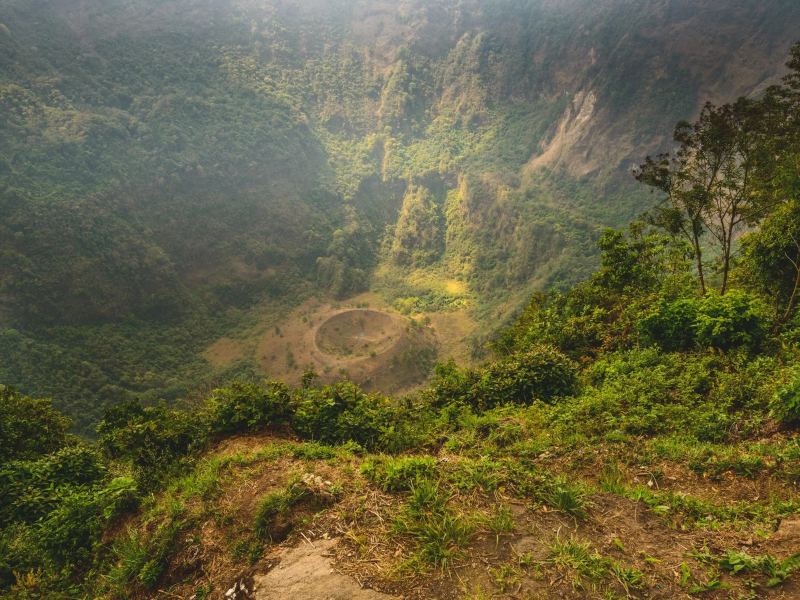 El Parque Nacional El Boquerón ofrece vistas panorámicas y senderos rodeados de vegetación en la cima del volcán de San Salvador.