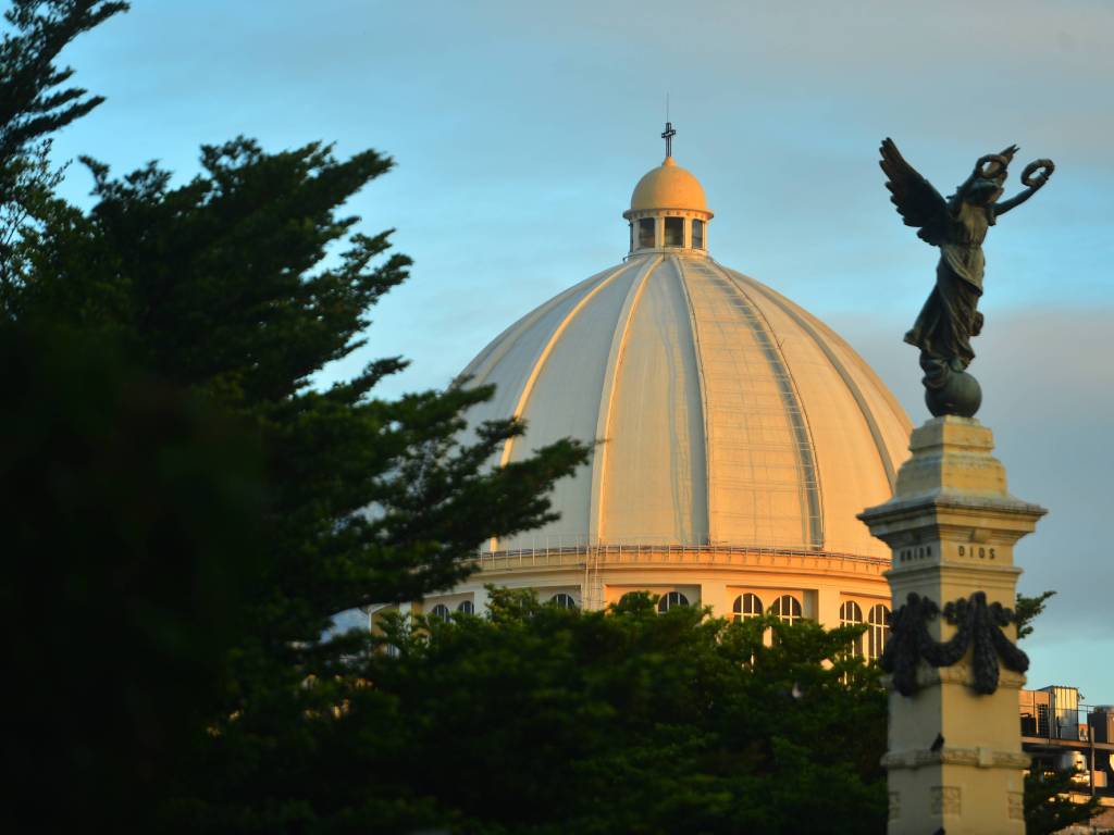 LM-Amanecer- Centro Histórico- Monumentos- Catedral- Plaza- Calles- Biblioteca