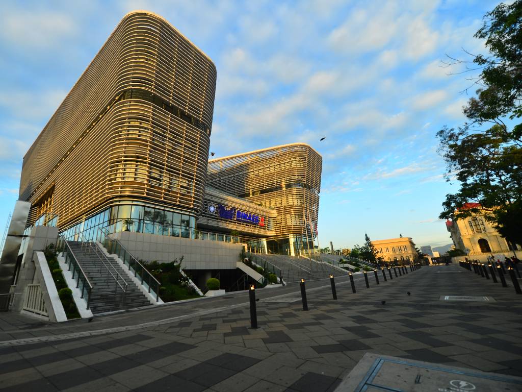 LM-Amanecer- Centro Histórico- Monumentos- Catedral- Plaza- Calles- Biblioteca