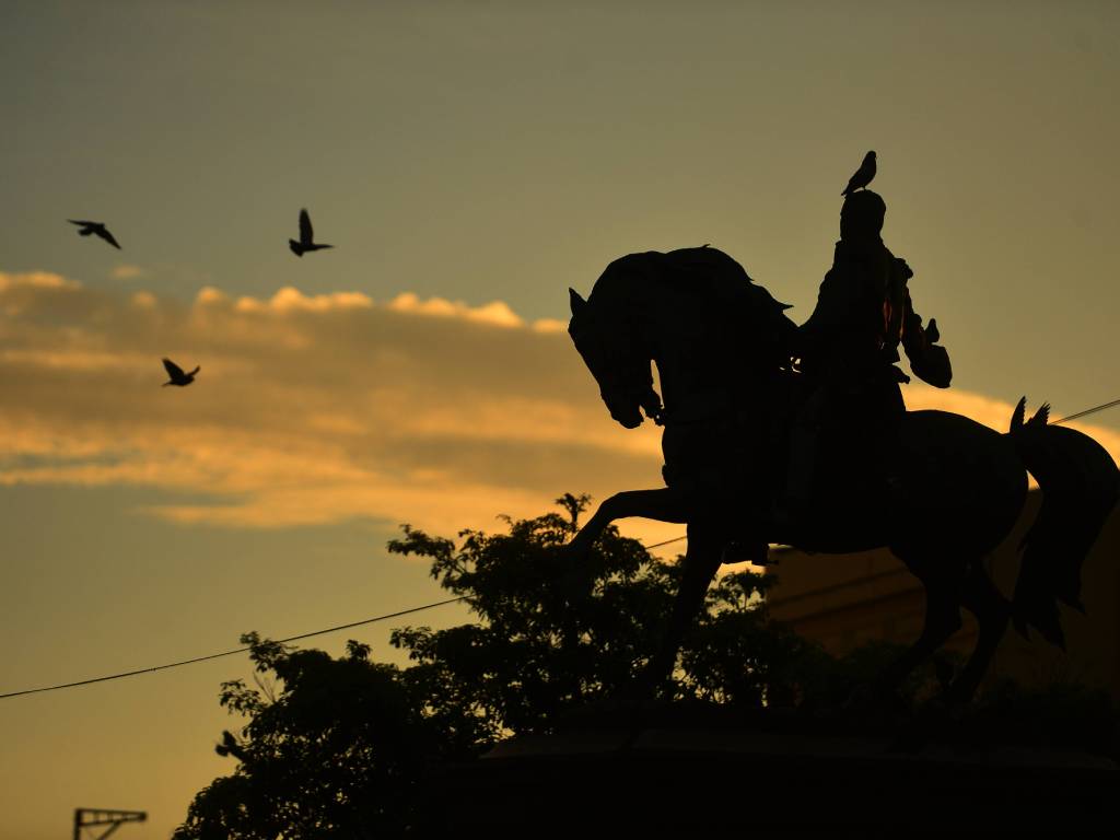 LM-Amanecer- Centro Histórico- Monumentos- Catedral- Plaza- Calles- Biblioteca