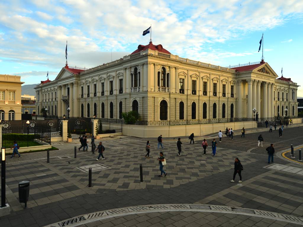 LM-Amanecer- Centro Histórico- Monumentos- Catedral- Plaza- Calles- Biblioteca