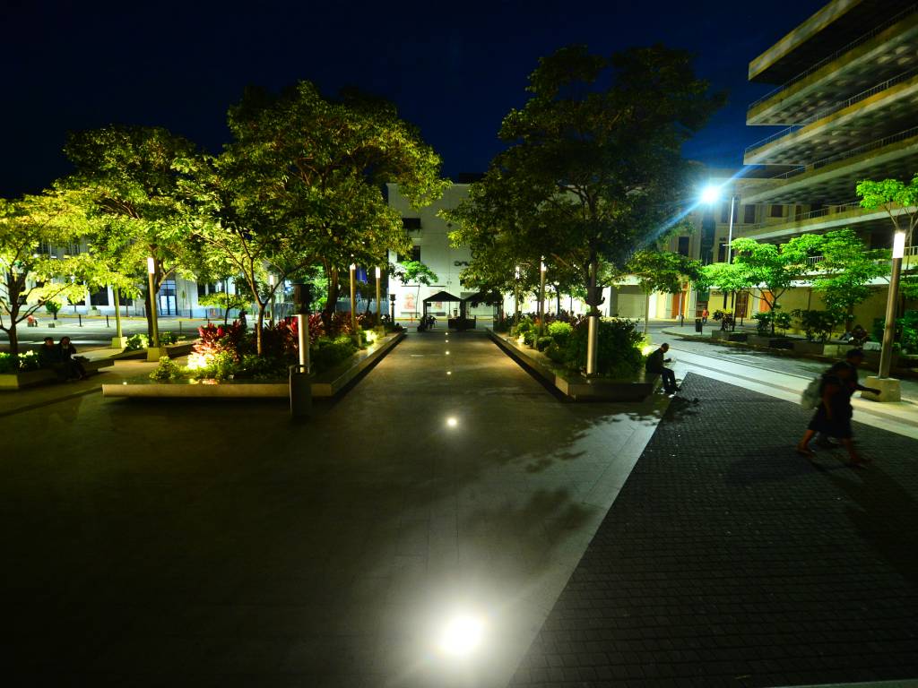 LM-Amanecer- Centro Histórico- Monumentos- Catedral- Plaza- Calles- Biblioteca