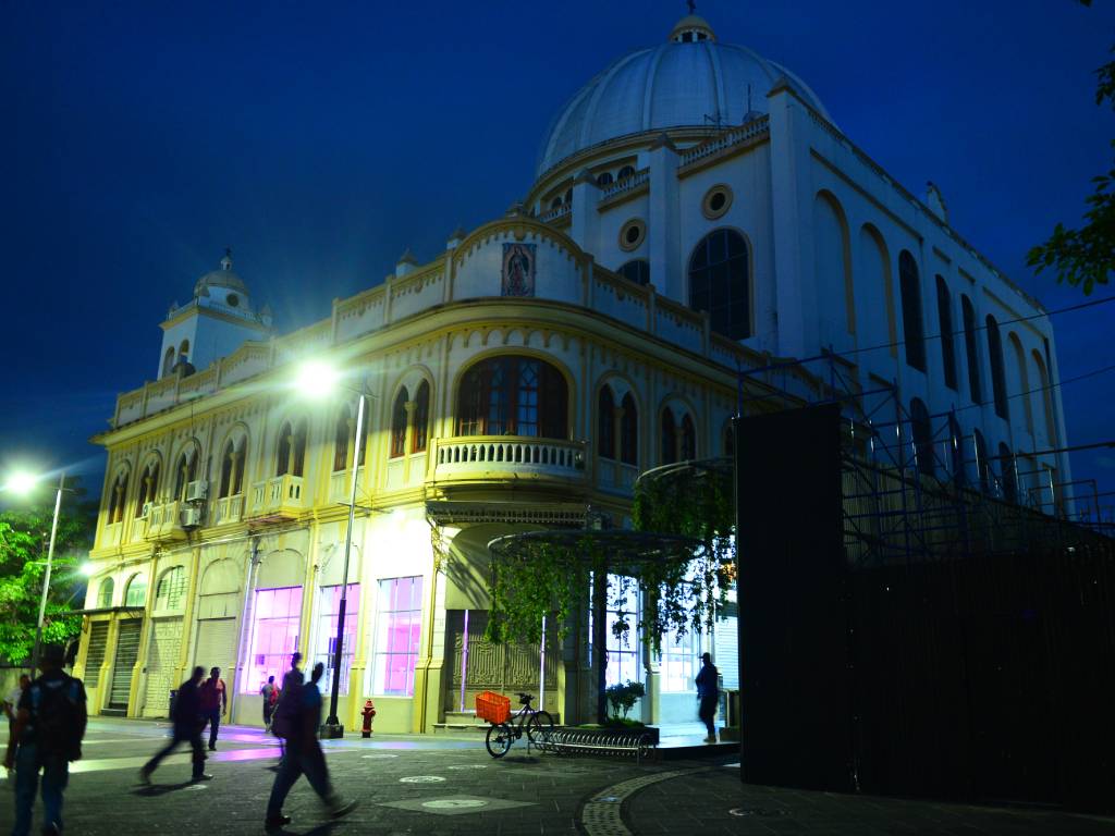 LM-Amanecer- Centro Histórico- Monumentos- Catedral- Plaza- Calles- Biblioteca