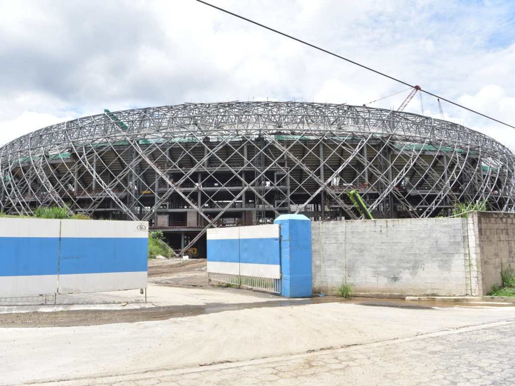 Vista de frente del Estadio Nuevo de El Salvador. Foto Miguel Lemus