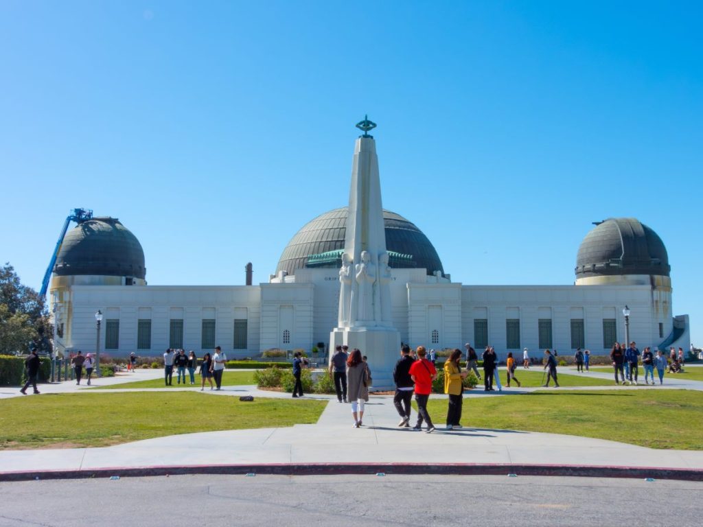 El Observatorio Griffith ofrece una de las vistas más reconocidas de Los Ángeles y del icónico cartel de Hollywood durante la visita mundialista.