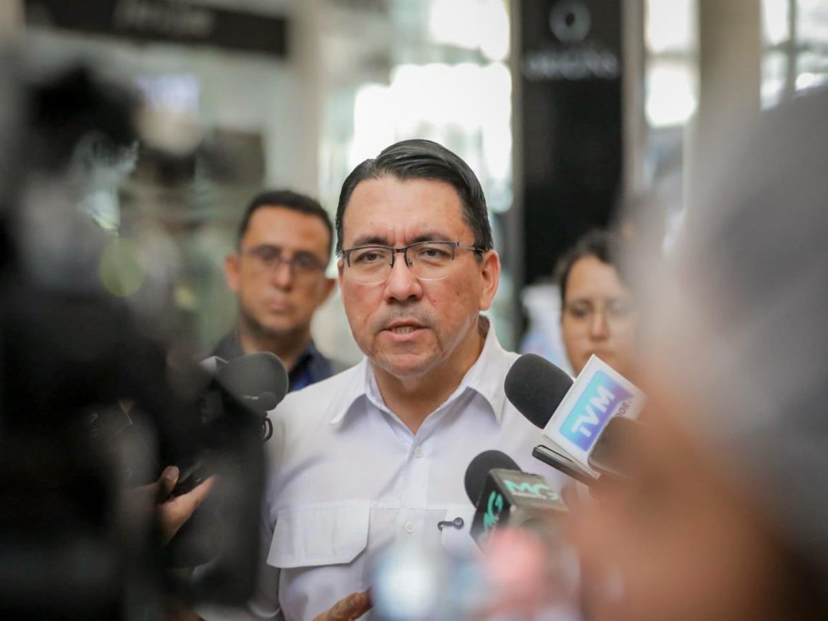 Presidente de la defensoría al Consumidor-Ricardo Salazar