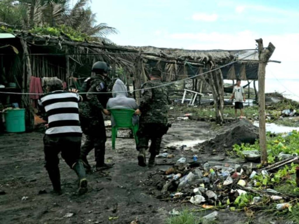 Protección Civil recordó a la población tener a mano los números de emergencia ante cualquier incidente provocado por las lluvias y el oleaje asociado a la tormenta tropical Cristina. Foto: Protección Civil.