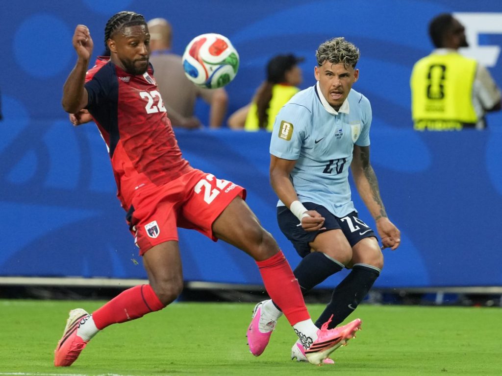 El partido de Uruguay recordó desde el primer instante al de Arabia Saudí, y se convirtió en 'deja vu' cuando los africanos se adelantaron a los veinte minutos.