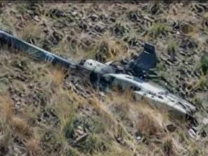 La avioneta militar Cessna FAB-409 cayó en el sector Cerro Sayari, en Cochabamba.