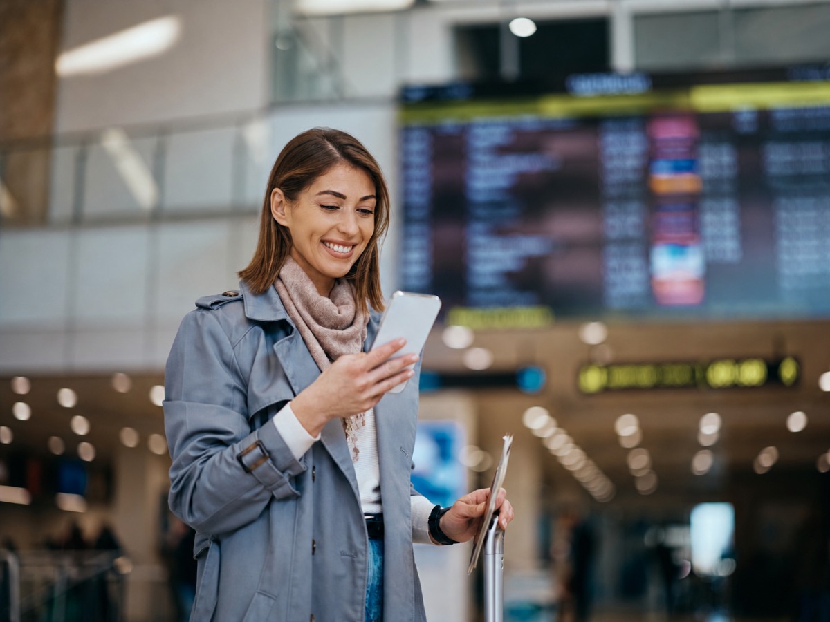 Aeropuerto Internacional de El Salvador habilita WhatsApp para consultas de viajeros
