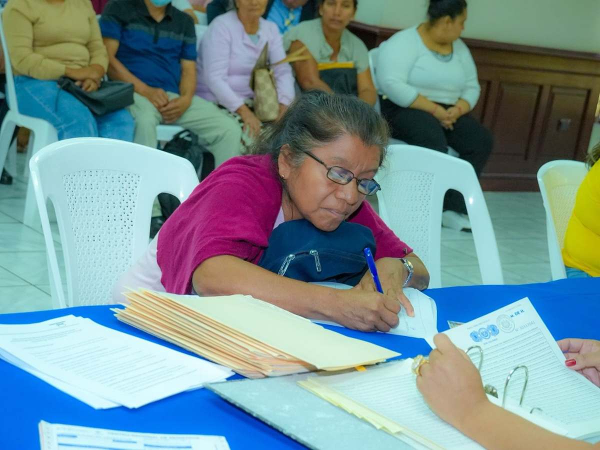 Las familias que poseen terrenos en las lotificaciones incluidas en el listado ya pueden realizar el pago para obtener sus escrituras.