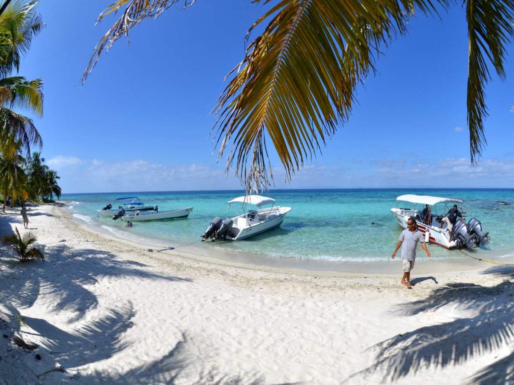 San Pedro, en Ambergris Caye, es conocido como La Isla Bonita por su ambiente caribeño, playas de aguas turquesa y arrecifes de coral. Foto: referencia