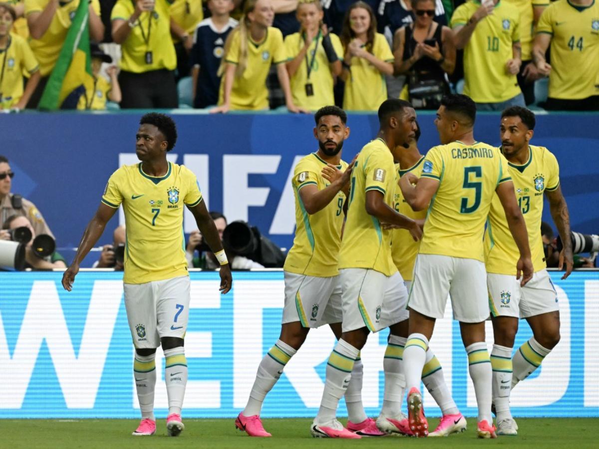 Vinicius celebra uno de sus goles ante Escocia. Foto AFP