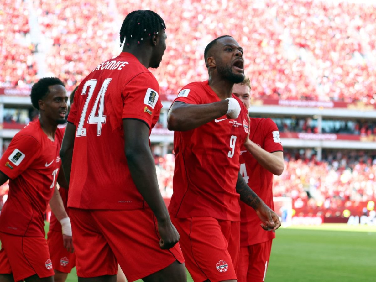 Cyle Larin celebra el empate de Canadá contra Bosnia en el Mundial 2026. Foto AFP