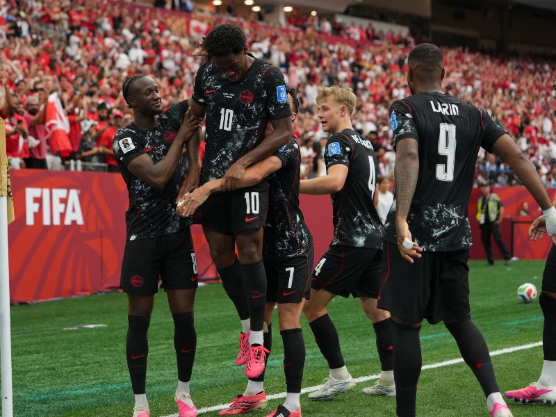 La selección canadiense firmó una contundente victoria ante Catar en la segunda fecha del Grupo B.