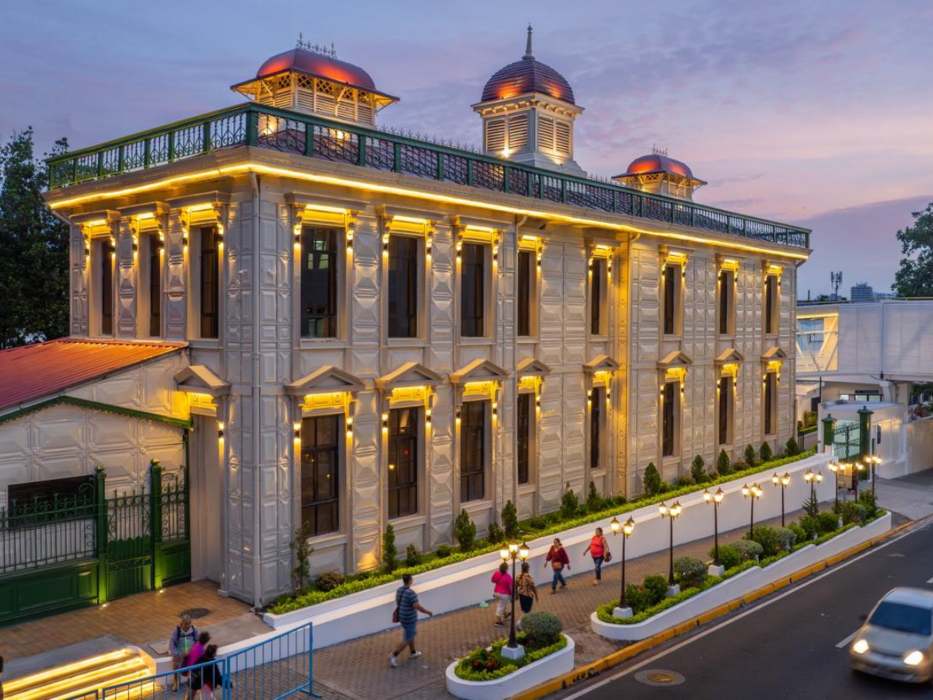 Los visitantes pueden ingresar por los portones 4 y 5 sobre la Alameda Roosevelt para recorrer las áreas históricas del hospital.