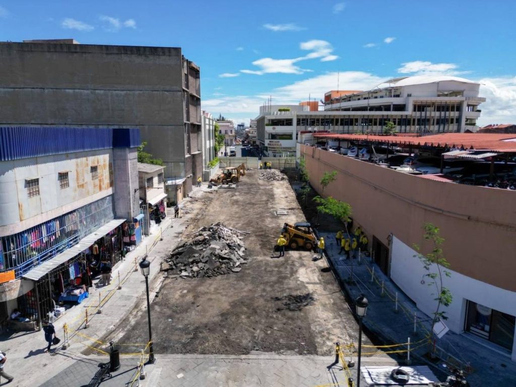 La intervención forma parte de las obras vinculadas al proyecto de cableado subterráneo. Foto EDH / Cortesía MOP