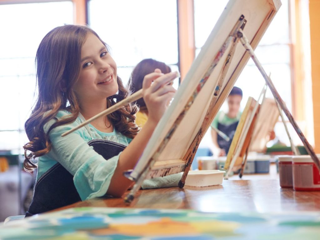 Los cursos gratuitos del CENAR acercan a niñas, niños y jóvenes a nuevas formas de expresión artística.